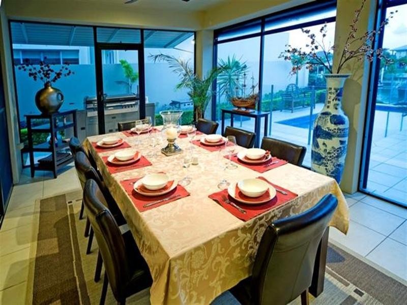 2322 Cressbrook Drive, Hope Island QLD 4212