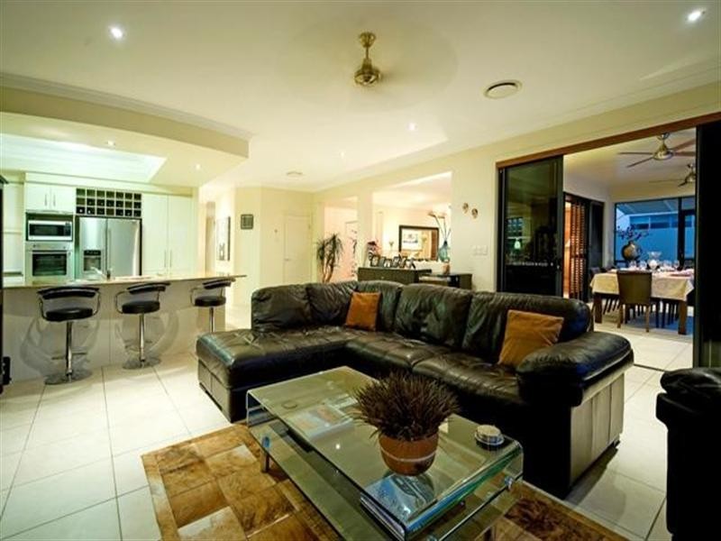 2322 Cressbrook Drive, Hope Island QLD 4212