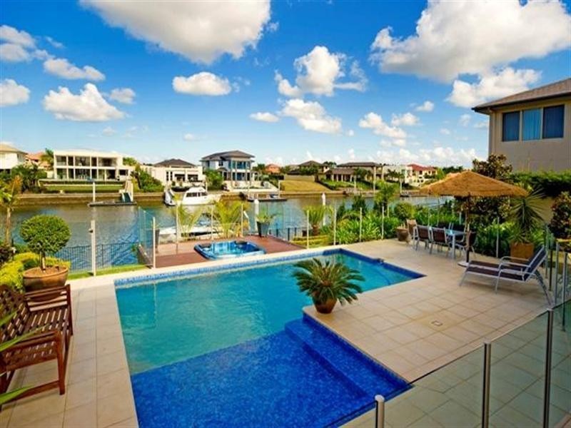 2322 Cressbrook Drive, Hope Island QLD 4212