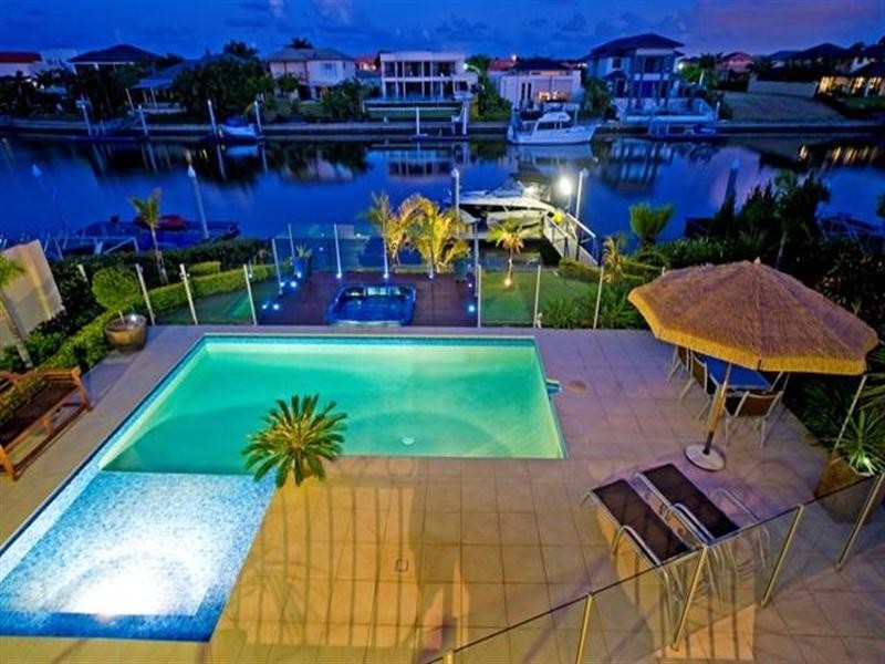 2322 Cressbrook Drive, Hope Island QLD 4212
