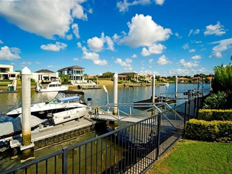 2322 Cressbrook Drive, Hope Island QLD 4212