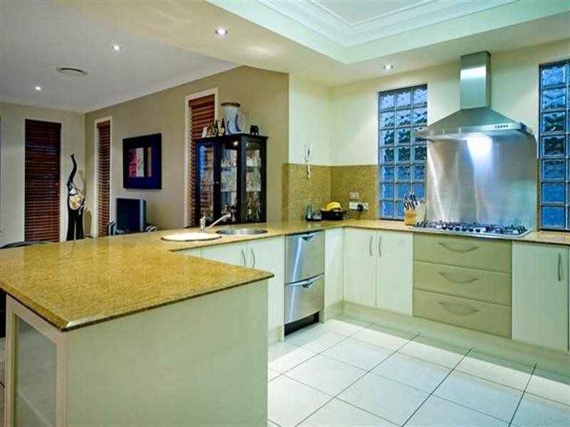 2322 Cressbrook Drive, Hope Island QLD 4212