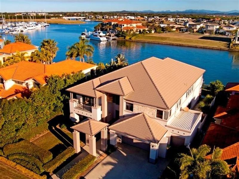1657 Riverdale Drive, Hope Island QLD 4212