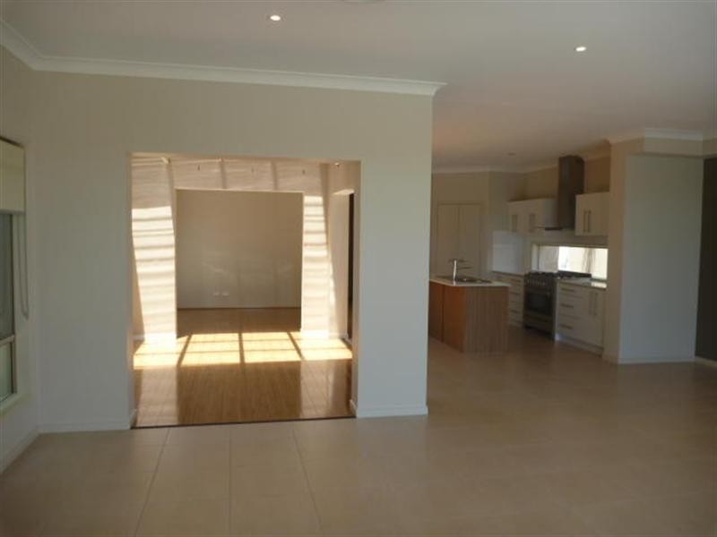 34 Riverlinks Boulevard, Helensvale QLD 4212