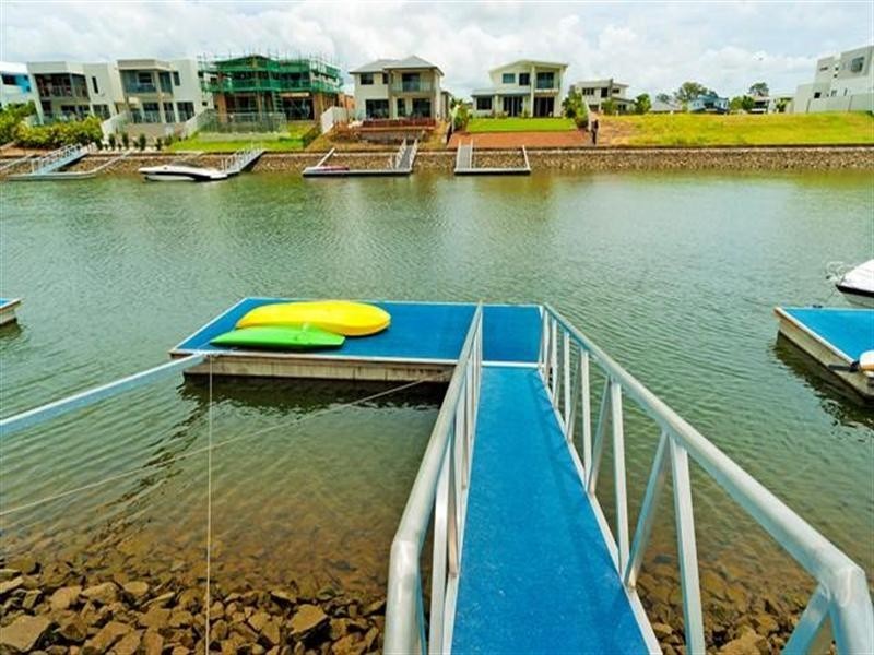 34 Riverlinks Boulevard, Helensvale QLD 4212