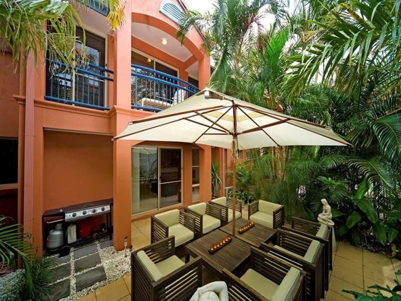 62 John Lund Drive, Hope Island QLD 4212