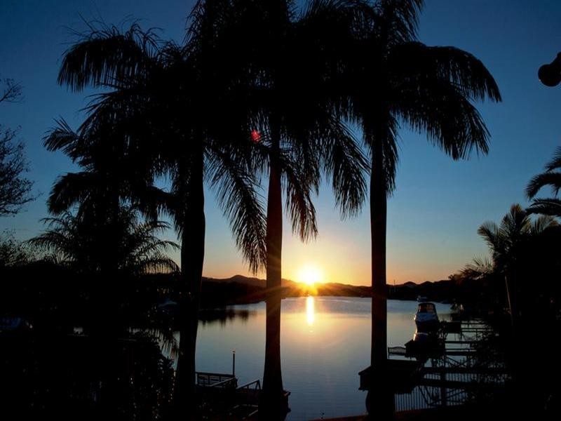 17 Oyster Cove Promenade, Helensvale QLD 4212