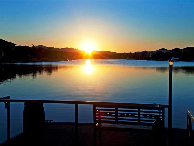 17 Oyster Cove Promenade, Helensvale QLD 4212