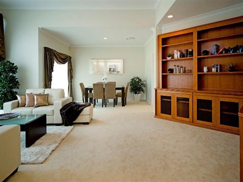 17 Oyster Cove Promenade, Helensvale QLD 4212