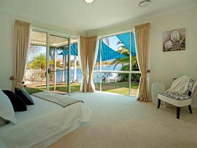 17 Oyster Cove Promenade, Helensvale QLD 4212