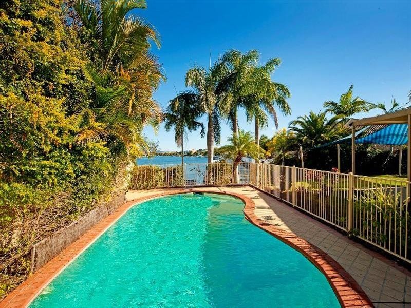 17 Oyster Cove Promenade, Helensvale QLD 4212