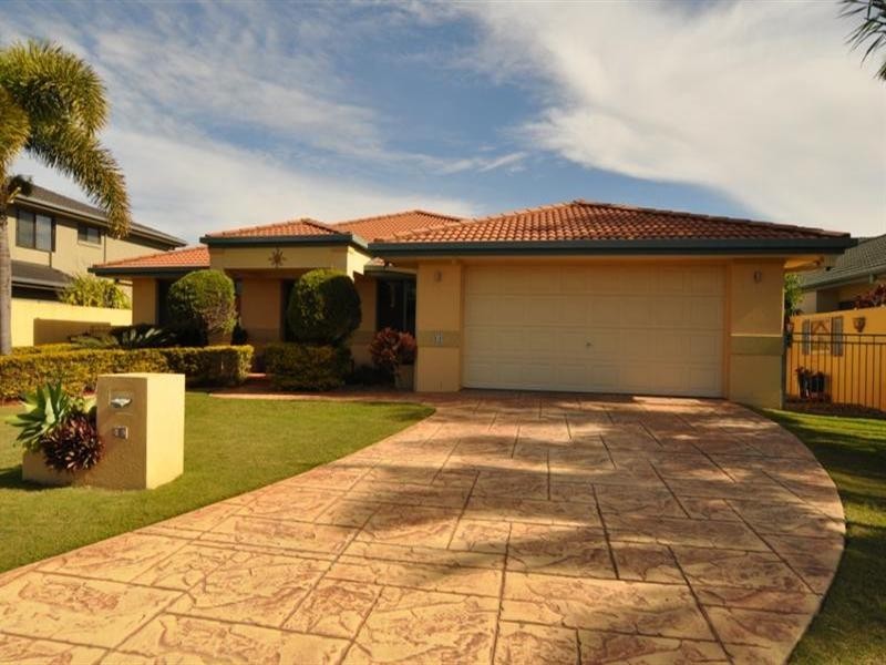 24 Eastbank Terrace, Helensvale QLD 4212