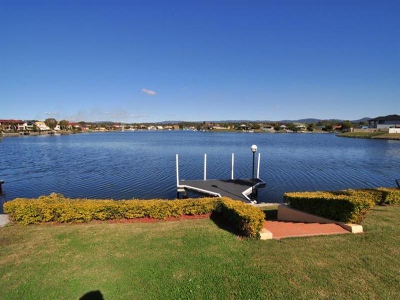 24 Eastbank Terrace, Helensvale QLD 4212