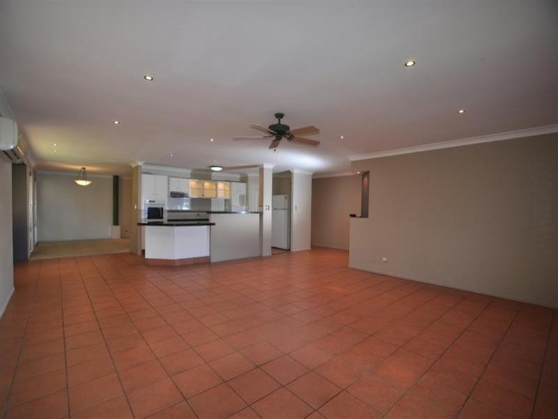 24 Eastbank Terrace, Helensvale QLD 4212