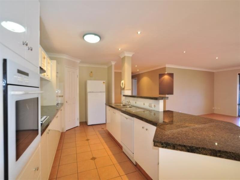 24 Eastbank Terrace, Helensvale QLD 4212