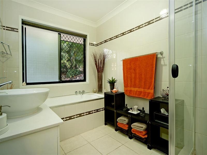 22 Eastern Court, Helensvale QLD 4212