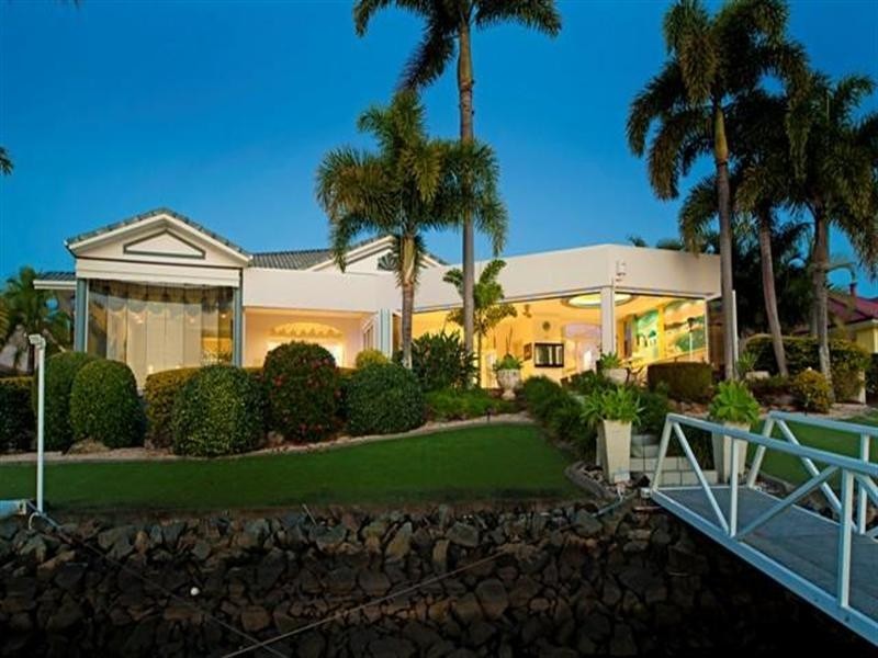 1040 Rosebank Way, Hope Island QLD 4212