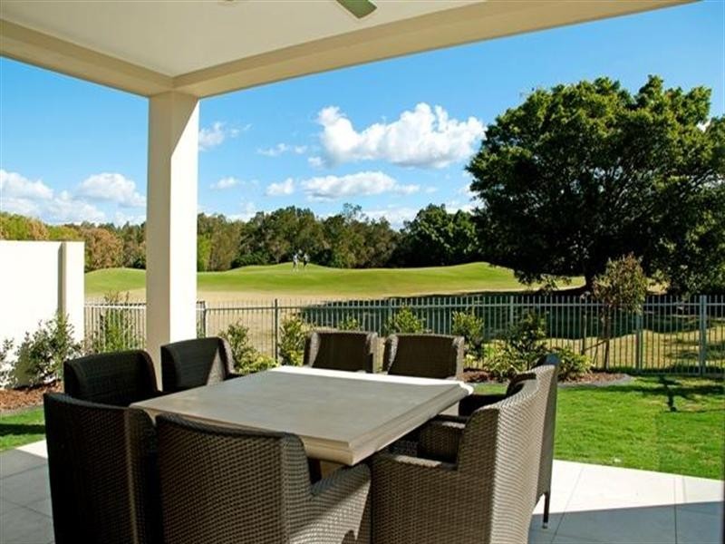 9102 Peter Senior Drive, Hope Island QLD 4212