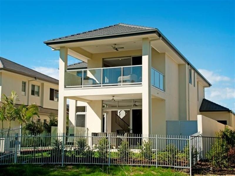 9102 Peter Senior Drive, Hope Island QLD 4212