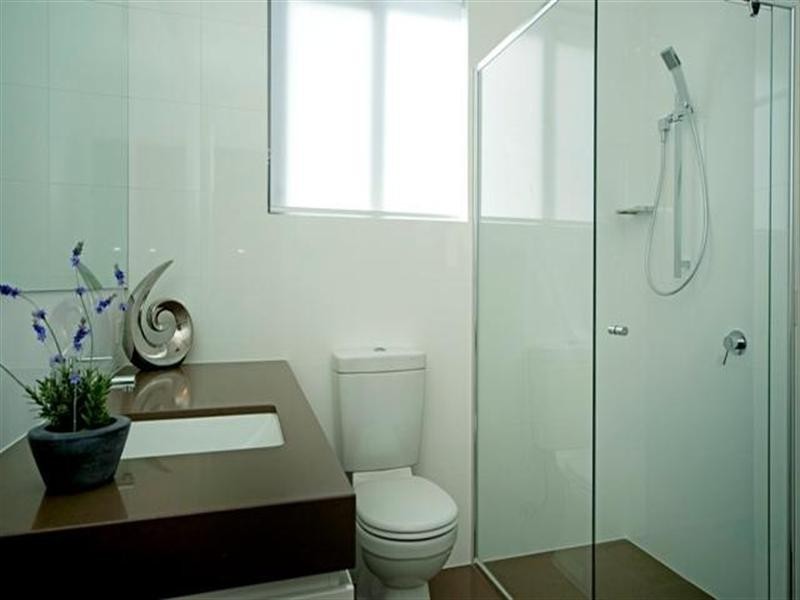 9102 Peter Senior Drive, Hope Island QLD 4212