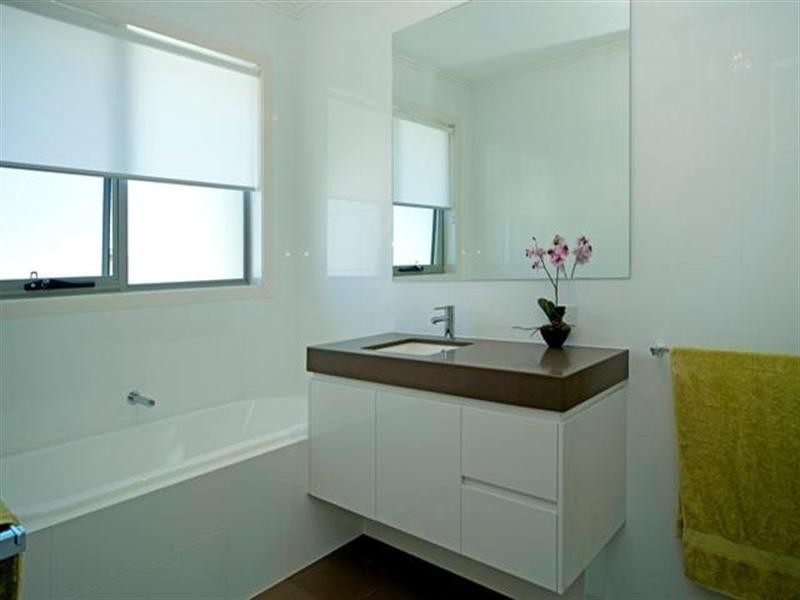 9102 Peter Senior Drive, Hope Island QLD 4212