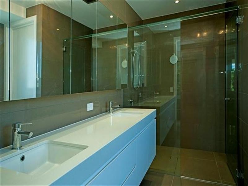 9102 Peter Senior Drive, Hope Island QLD 4212