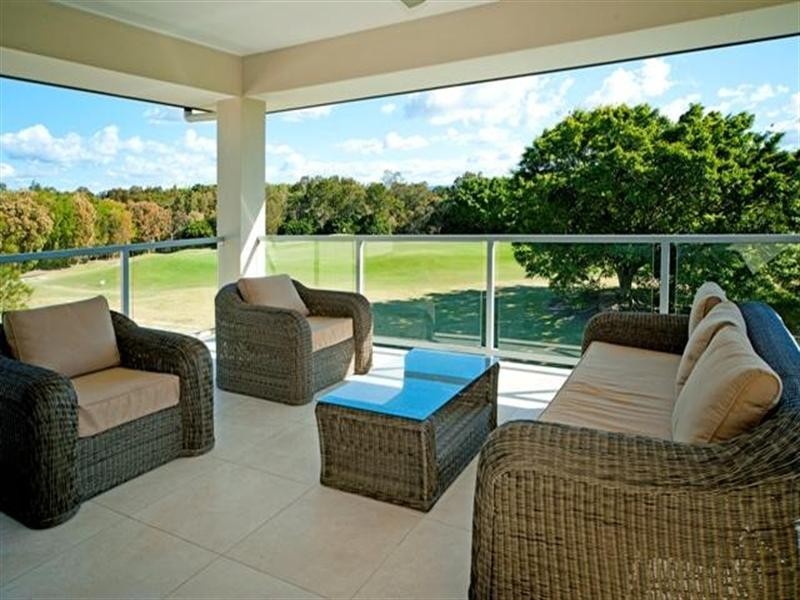 9102 Peter Senior Drive, Hope Island QLD 4212