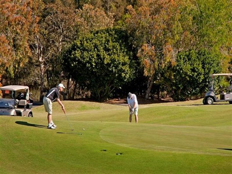 9102 Peter Senior Drive, Hope Island QLD 4212