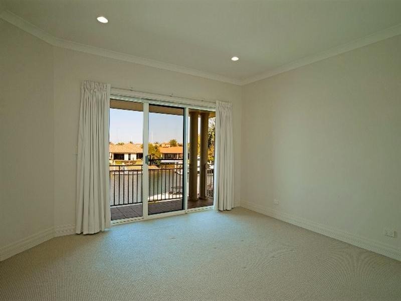 1070 Killymoon Drive, Hope Island QLD 4212