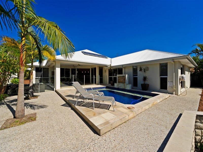 8 Saltwater Terrace, Helensvale QLD 4212