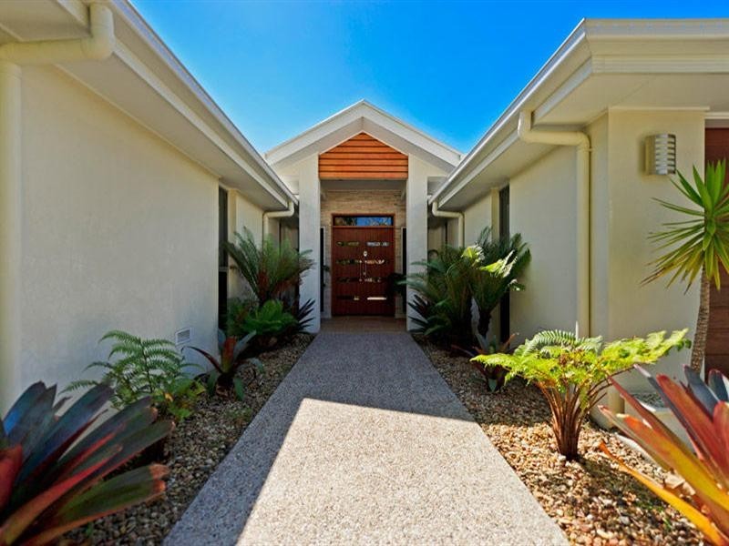 8 Saltwater Terrace, Helensvale QLD 4212