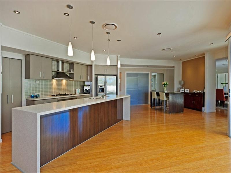 8 Saltwater Terrace, Helensvale QLD 4212