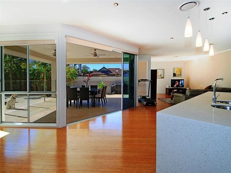 8 Saltwater Terrace, Helensvale QLD 4212