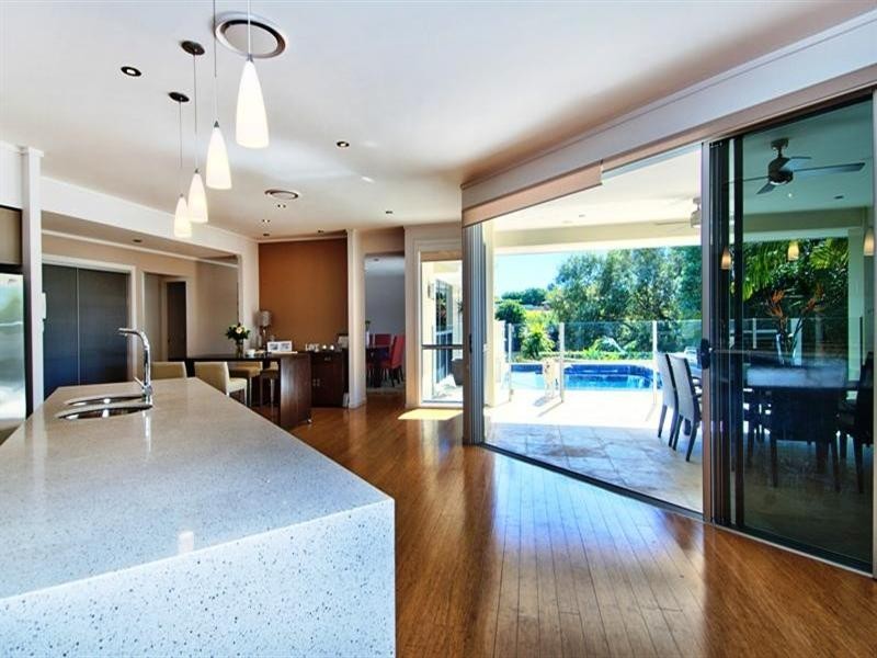 8 Saltwater Terrace, Helensvale QLD 4212