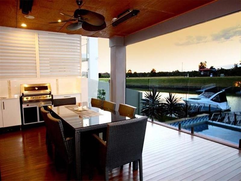 10 Harbourvue Close, River Links, Helensvale QLD 4212