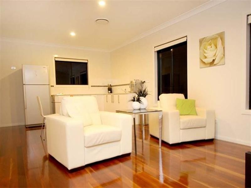 10 Harbourvue Close, River Links, Helensvale QLD 4212