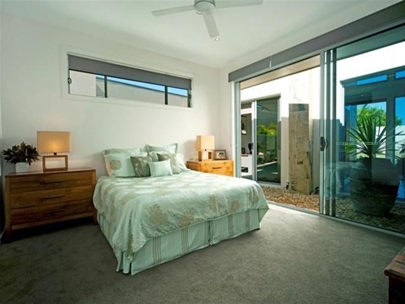 2230 Glengallon Way, Hope Island QLD 4212