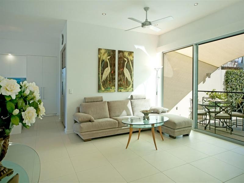 7523 Springfield Drive, Hope Island QLD 4212