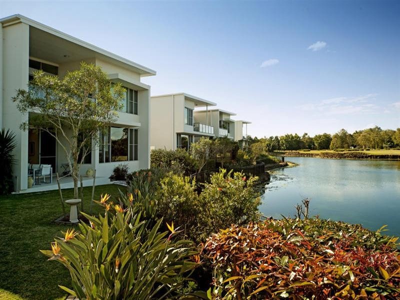7523 Springfield Drive, Hope Island QLD 4212