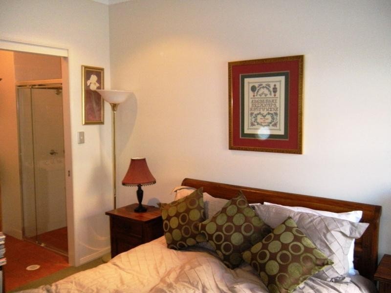 22 Hazel Court, Arundel QLD 4214