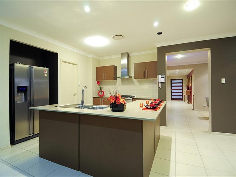 13 Meadow Court, Maudsland QLD 4210