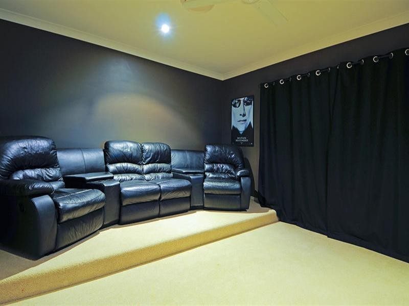 13 Meadow Court, Maudsland QLD 4210