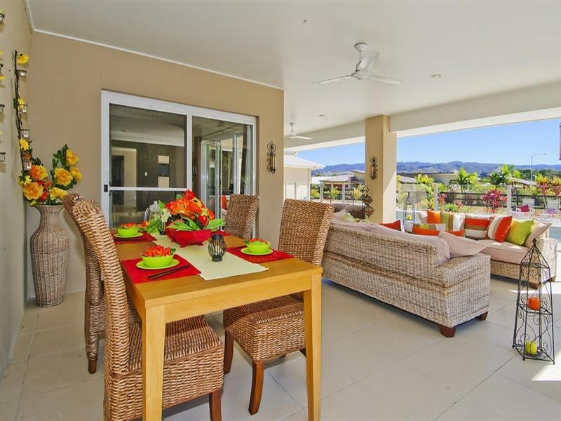 13 Meadow Court, Maudsland QLD 4210