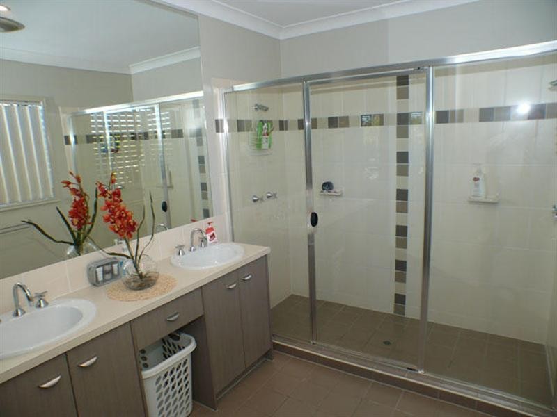 9 Bishopwood Court, Upper Coomera QLD 4209