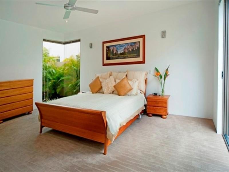 2231 Glengallon Way, Hope Island QLD 4212