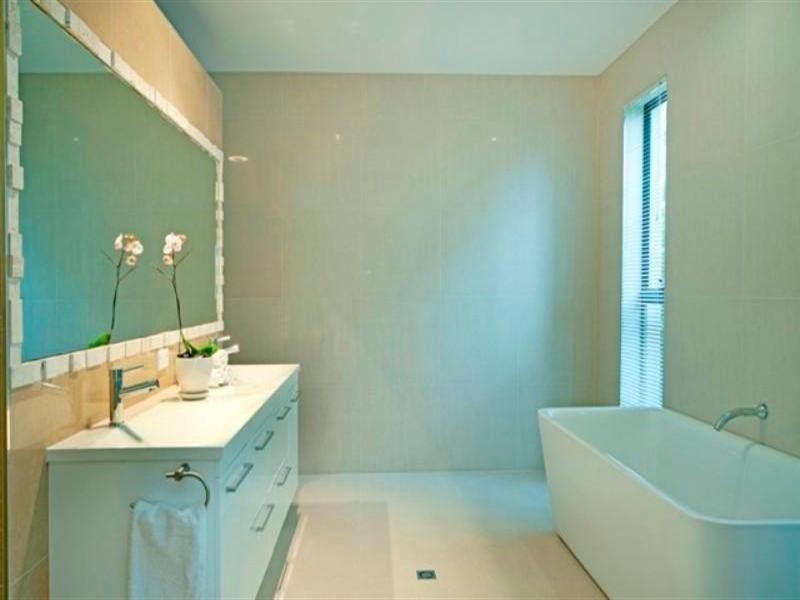 2231 Glengallon Way, Hope Island QLD 4212