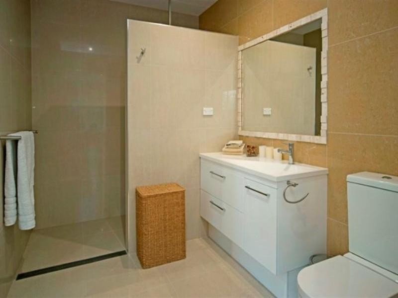 2231 Glengallon Way, Hope Island QLD 4212