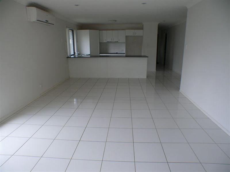 5 Sally Drive, Marsden QLD 4132