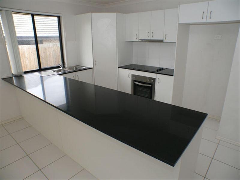 5 Sally Drive, Marsden QLD 4132