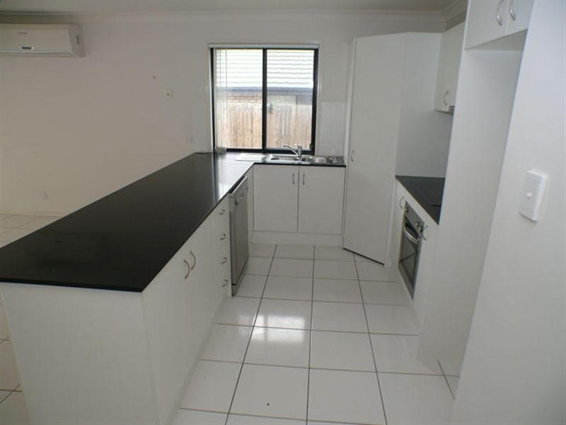 5 Sally Drive, Marsden QLD 4132